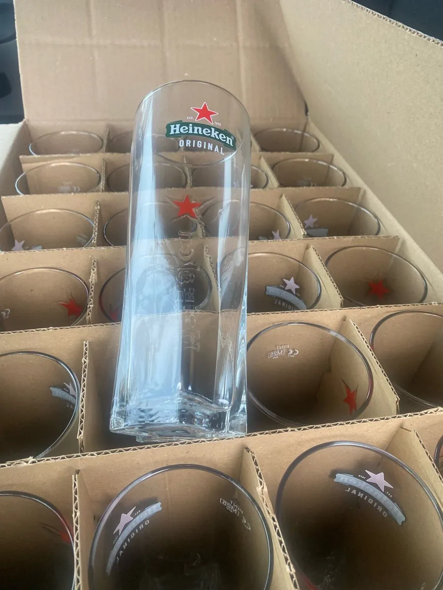 24 Heineken Pint Glasses. - Image 1