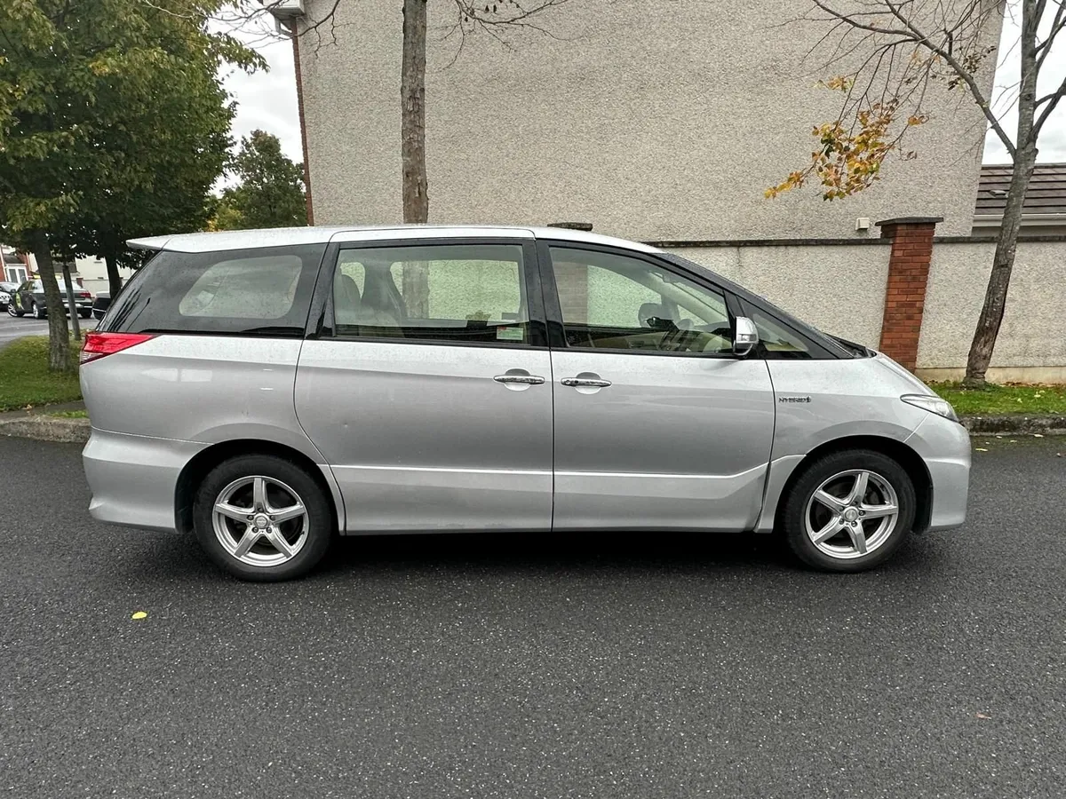 Toyota Estima 2015 - Image 1