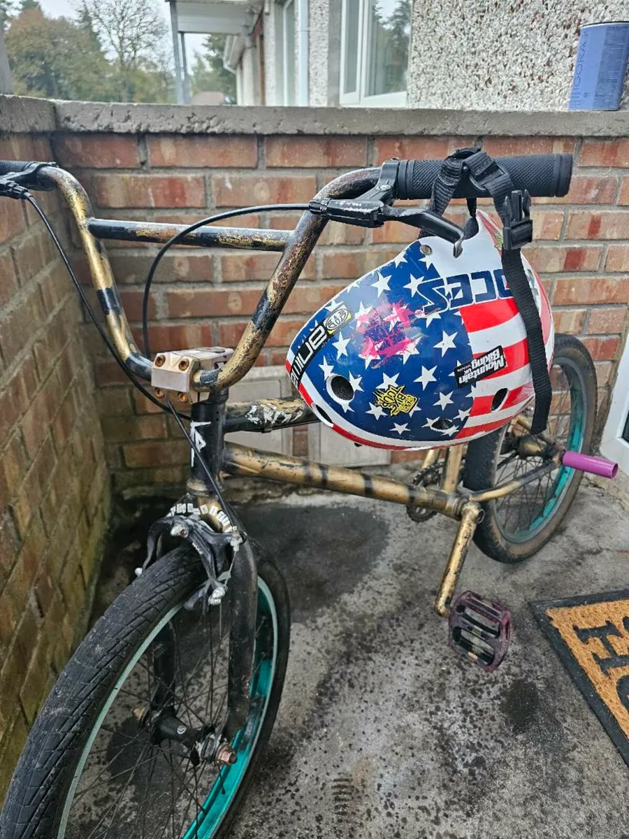 BMX gold & black ( no couriers ) - Image 1