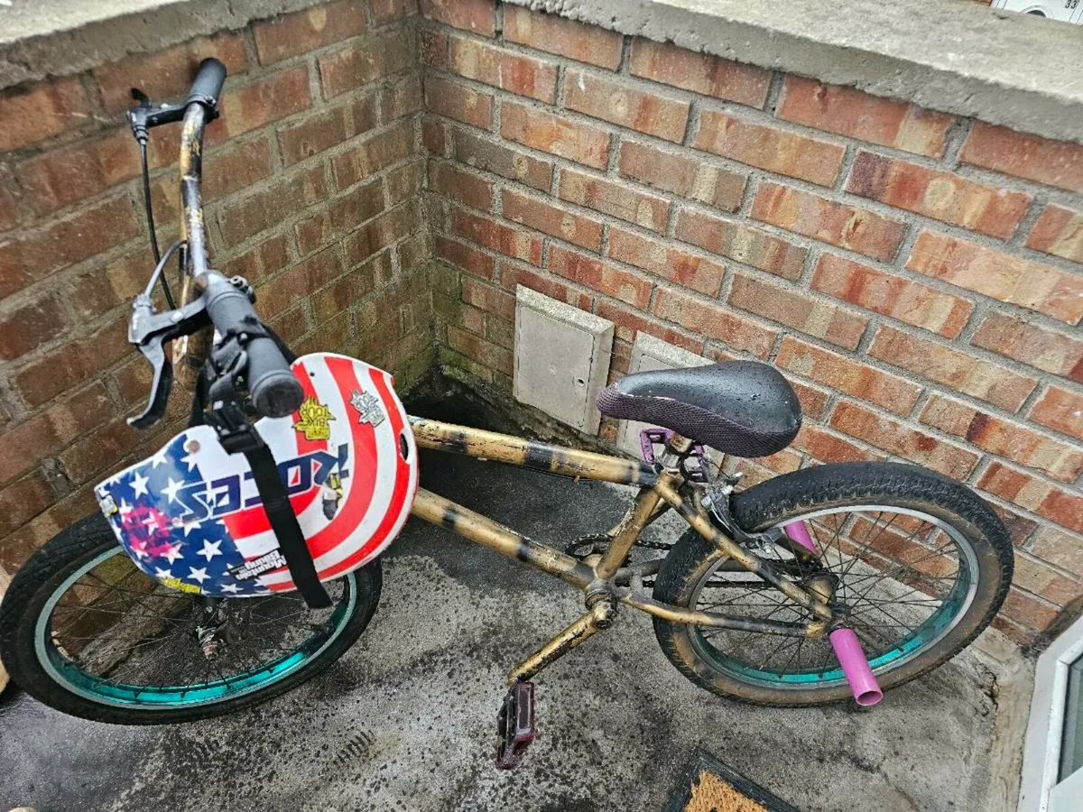 BMX gold & black ( no couriers ) - Image 2