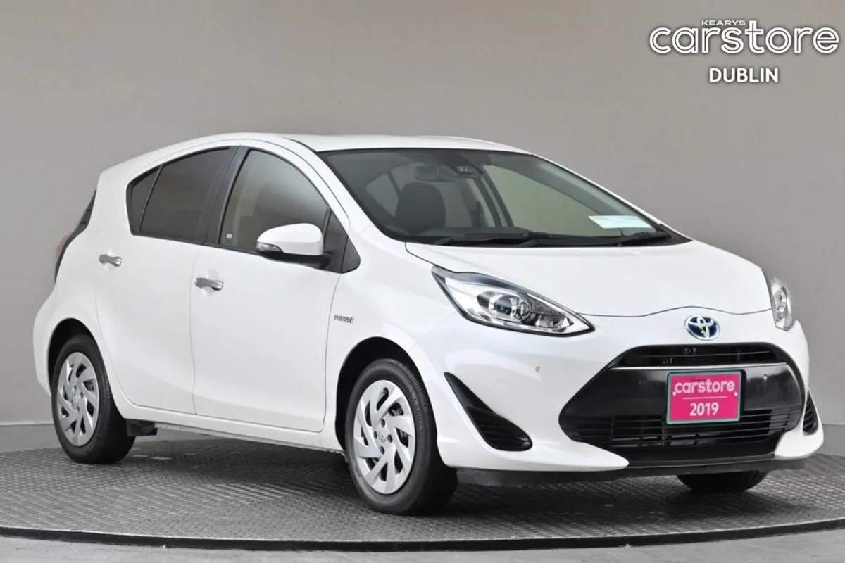 Toyota Aqua 1.5 Vvt-i Hybrid  android Car Player - Image 1