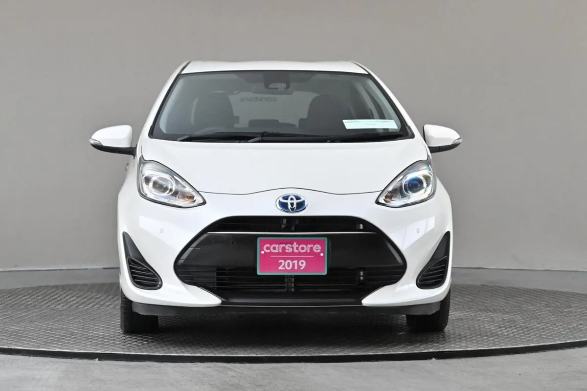 Toyota Aqua 1.5 Vvt-i Hybrid  android Car Player - Image 2
