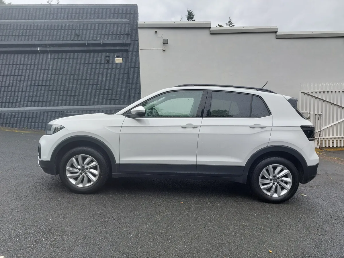 Volkswagen T-Cross 2023 LIFE 1.0 TSI HIGH SPEC - Image 4