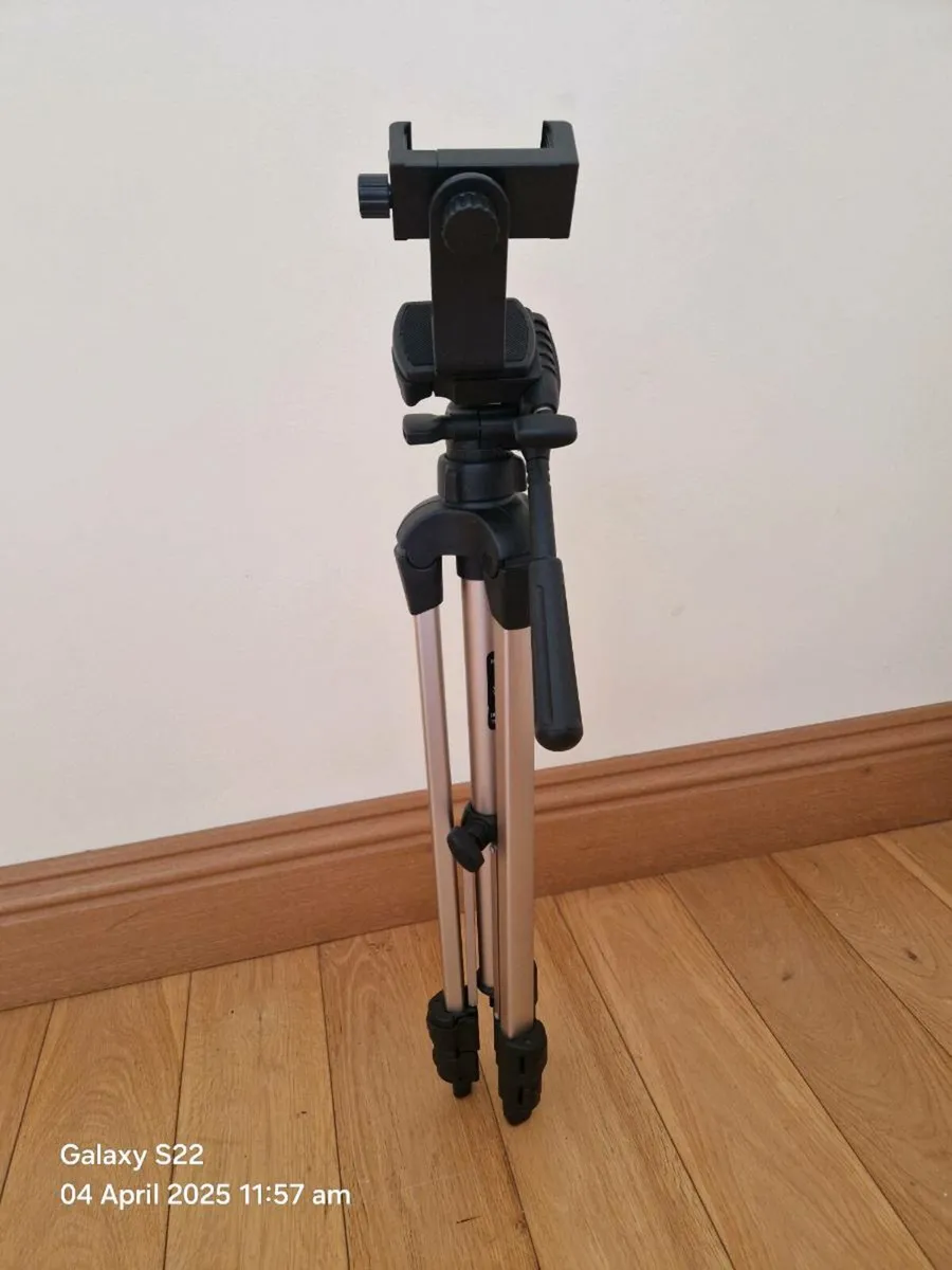 Tripod - Image 2
