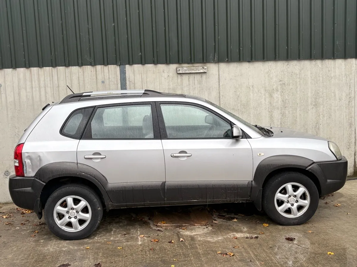 2006 Hyundai Tucson parts - Image 2