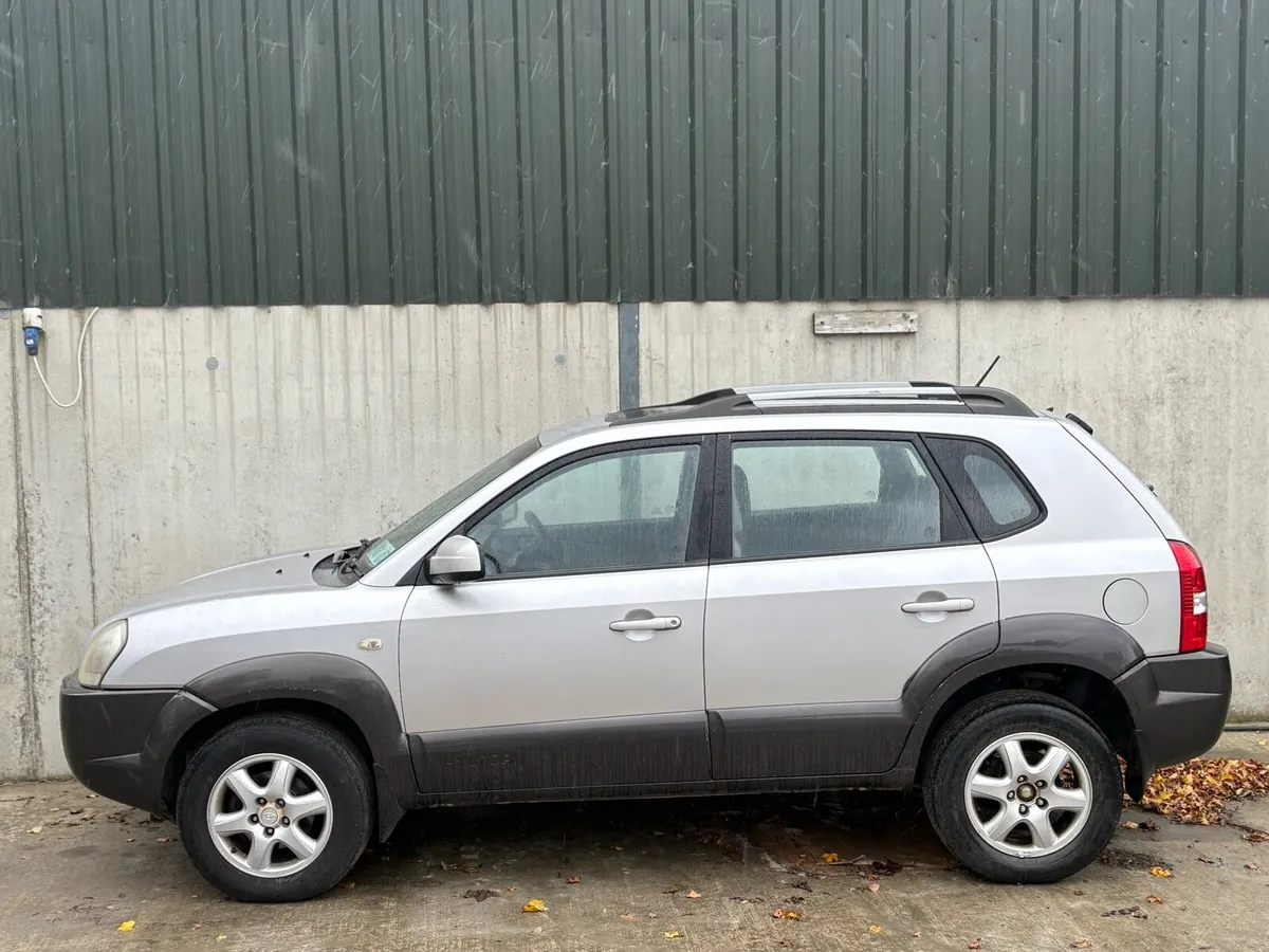 2006 Hyundai Tucson parts - Image 3