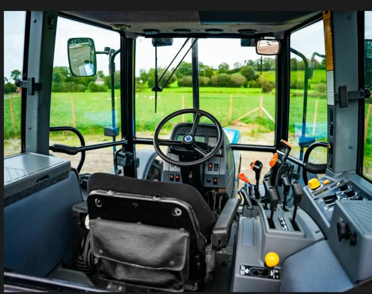 NEW HOLLAND 8340 - Image 2