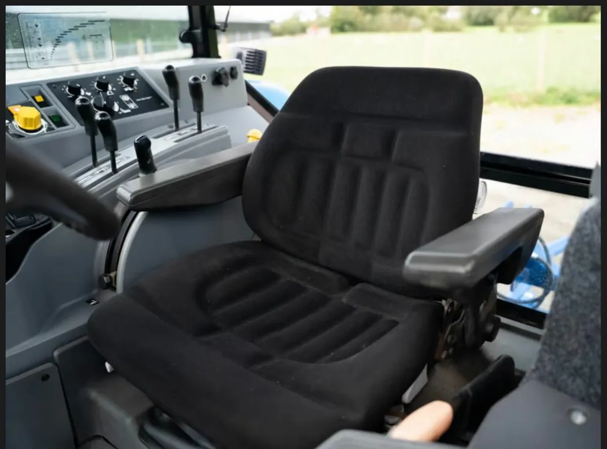 NEW HOLLAND 8340 - Image 4