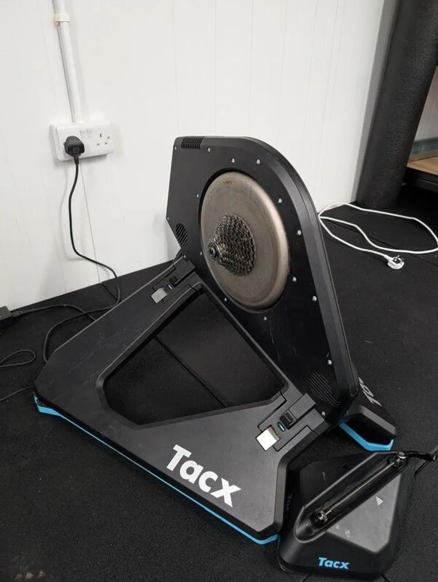 Tacx Neo with Motion Plates - Image 4