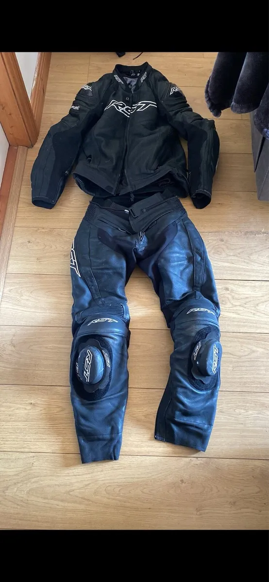 RST suits - Image 3