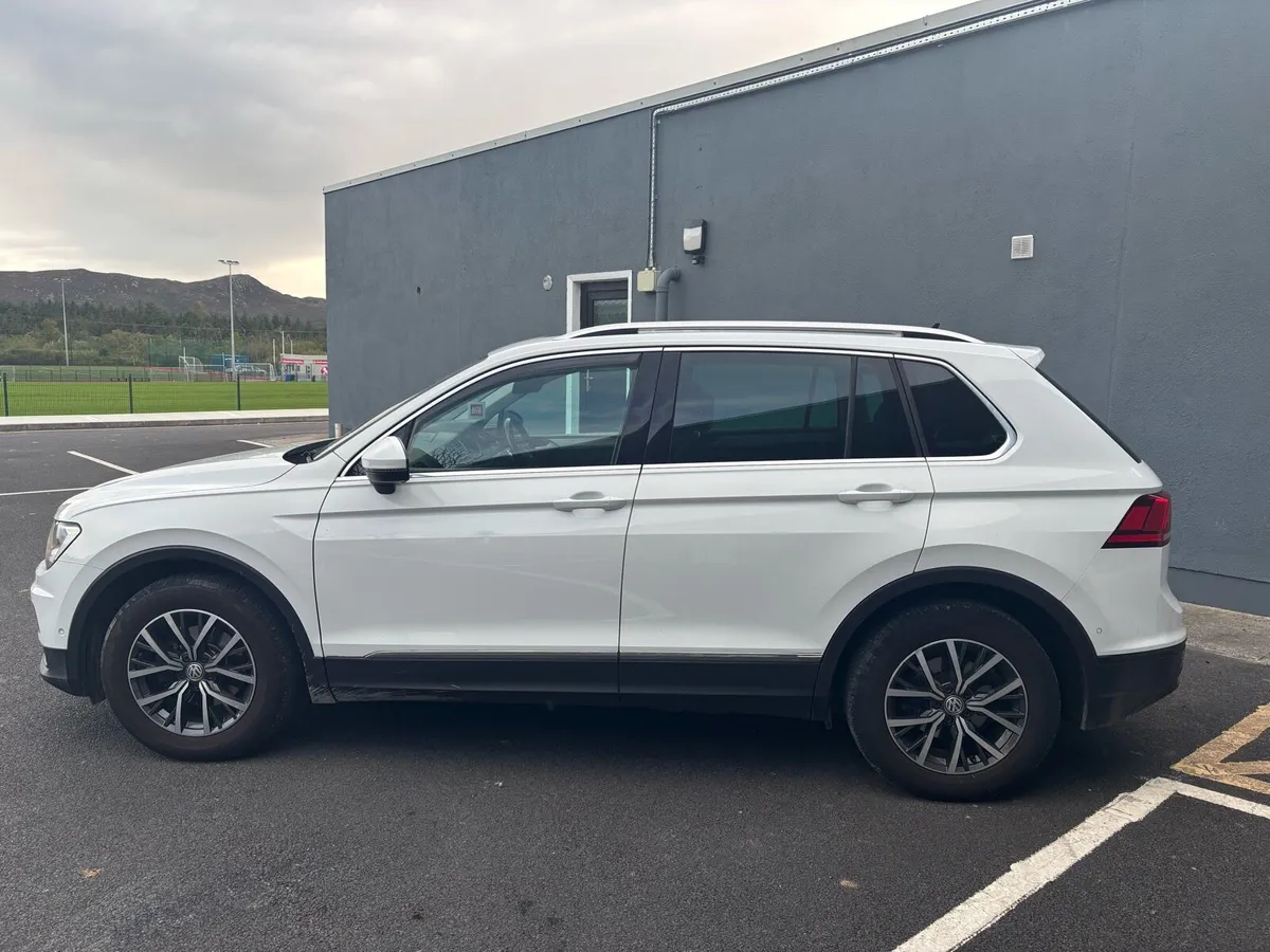Volkswagen Tiguan 2018 - Image 2