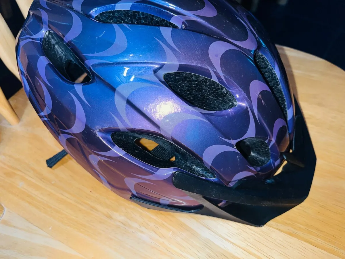 Bike helmet - adult - Image 1