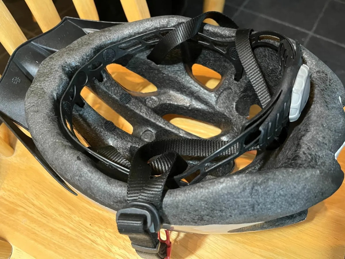 Bike helmet - adult - Image 2