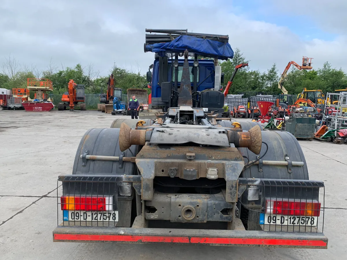 BID ONLINE NOW - 2009 DAF CF HOOK LOADER - Image 4