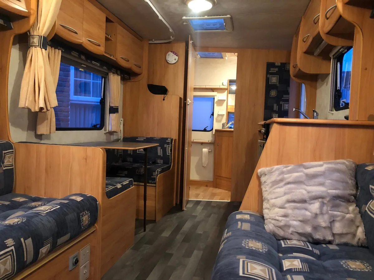 Caravan - Image 4