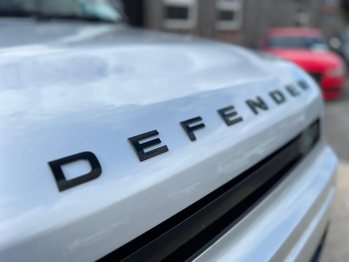 LAND ROVER DEFENDER ==STUNNING 5 SEATER//PAN ROOF/ - Image 4