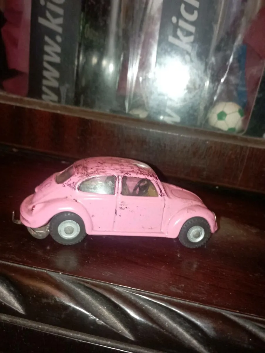 VINTAGE 1 -32 SCALE VW VOLKSWAGEN BEETLE - Image 1