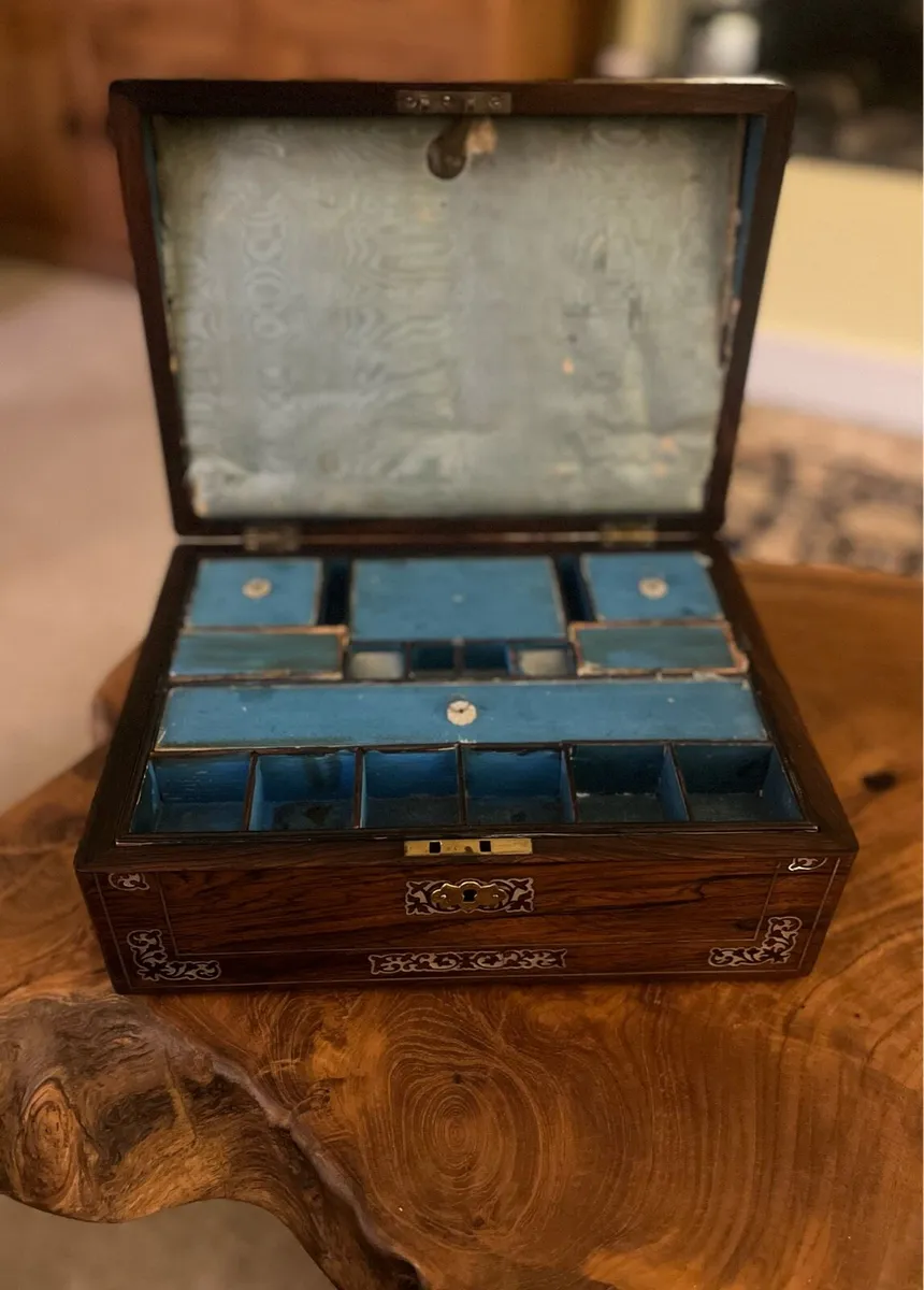 Antique Rosewood Sewing/Jewellery Box - Image 4