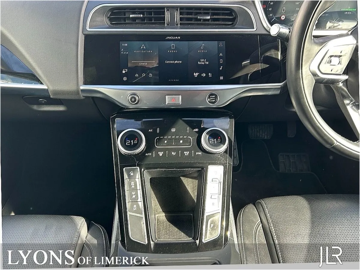 Jaguar I-PACE Ev400 Auto Black Edition  fixed Pan - Image 4