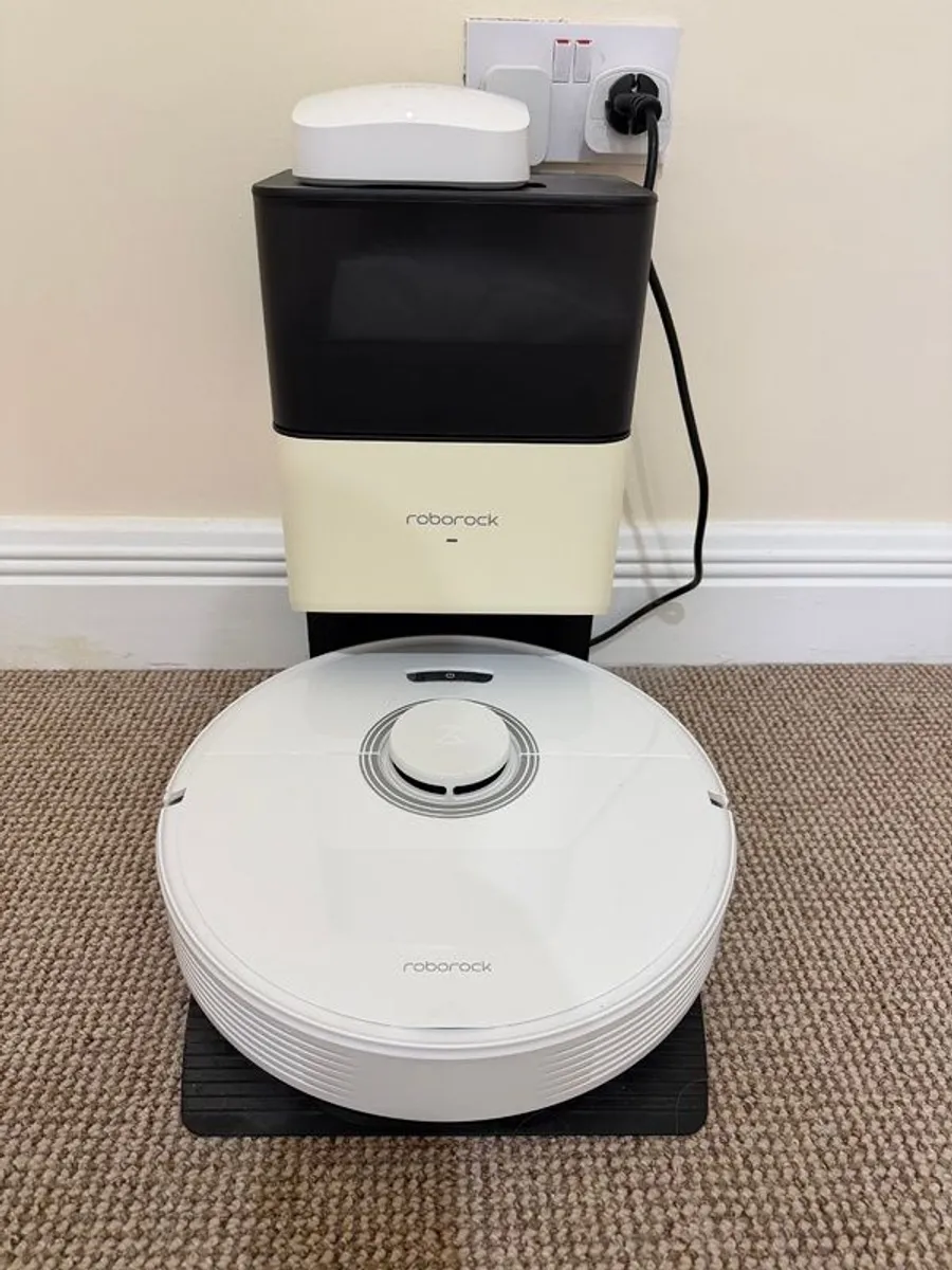 Roborock Q7 Max Robot Vacuum Cleaner with Auto-Empty Dock - Image 1