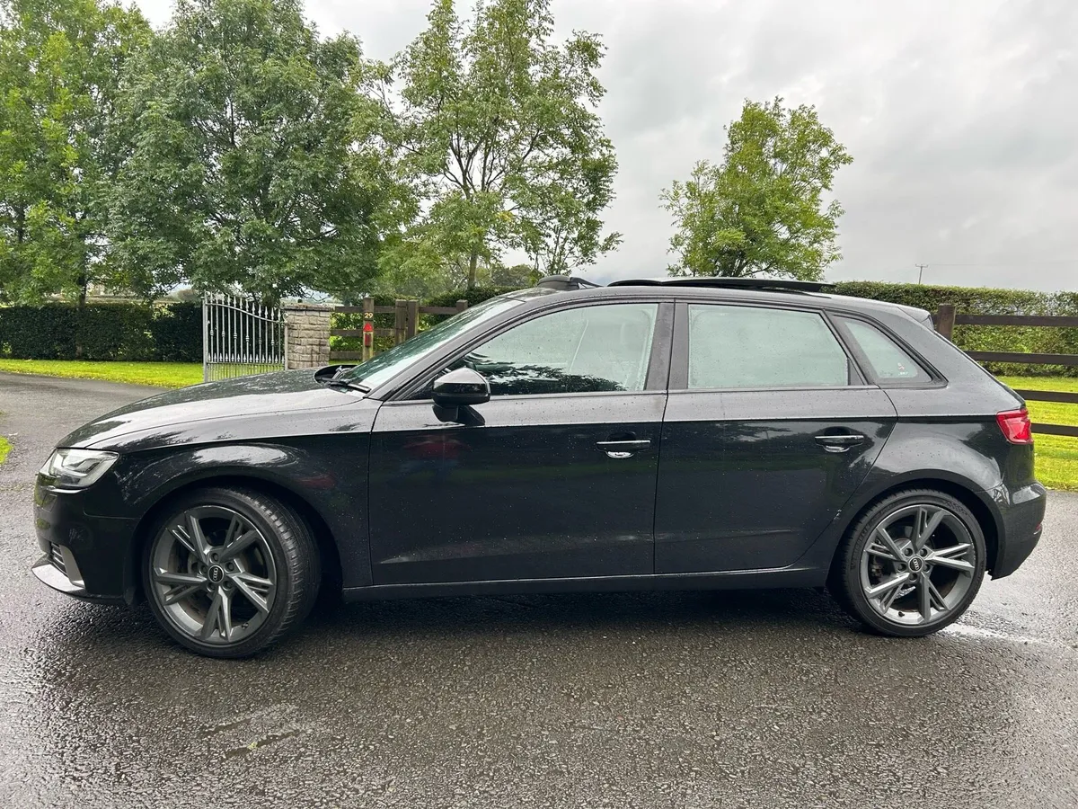 PAN ROOF LEATHER AUTO ONLY 50000km - Image 3