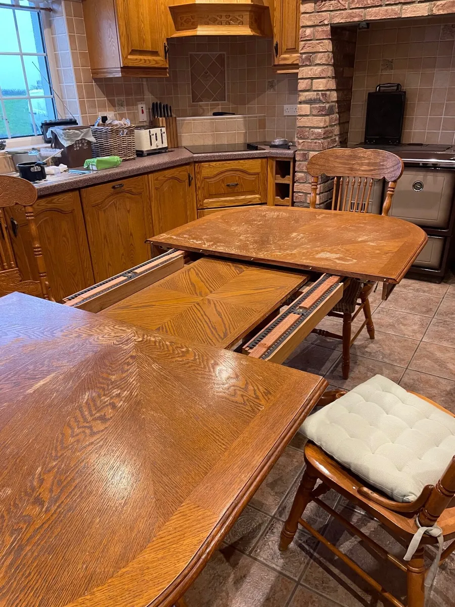 Dresser and table - Image 4