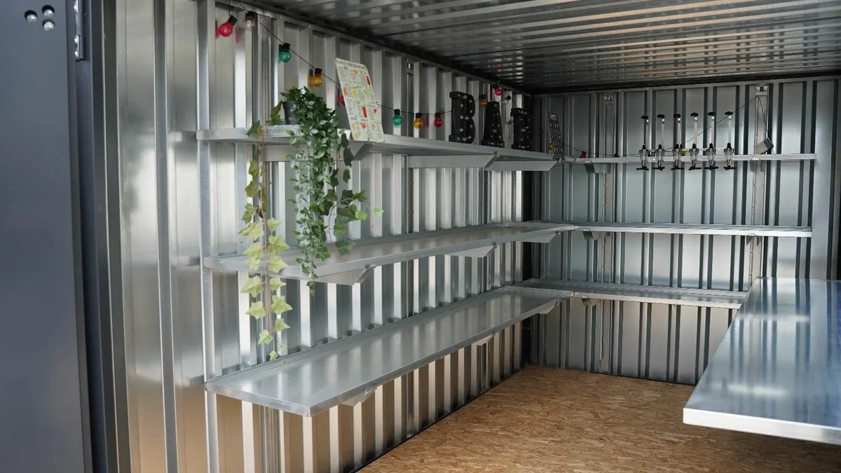 Mobile Bar with Storage 8x2 meters - Image 3
