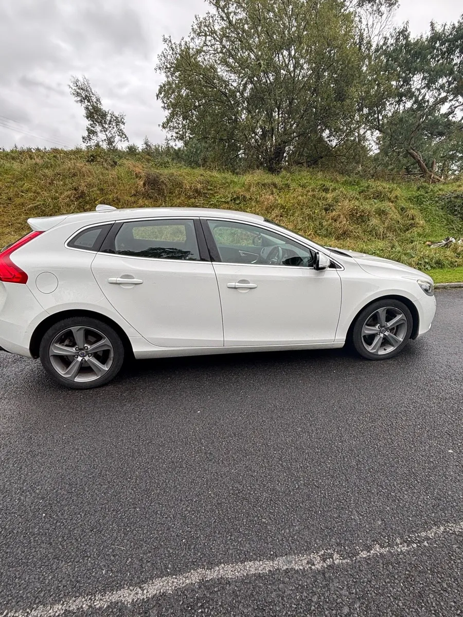 Volvo V40 Low mileage - Image 1