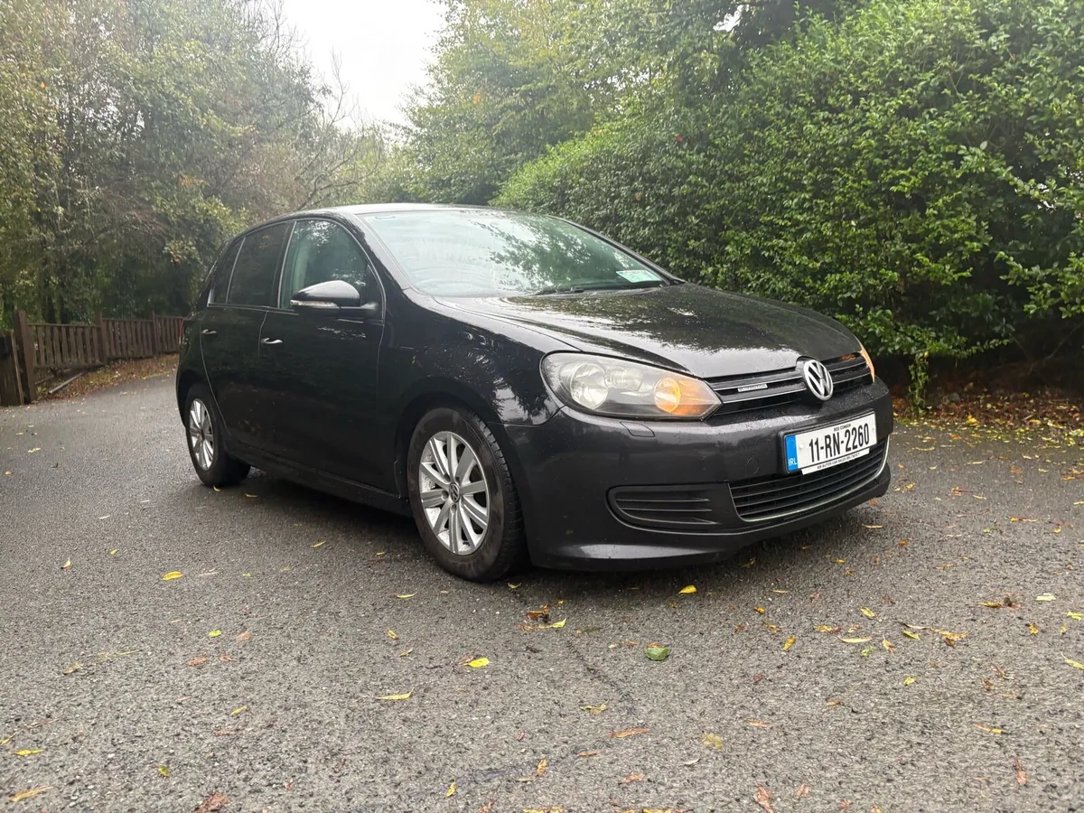 2011 golf €2495 - Image 1