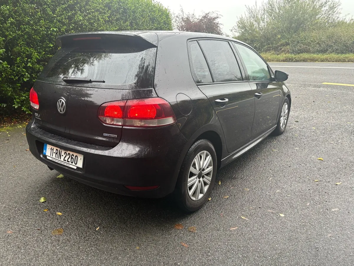 2011 golf €2495 - Image 2