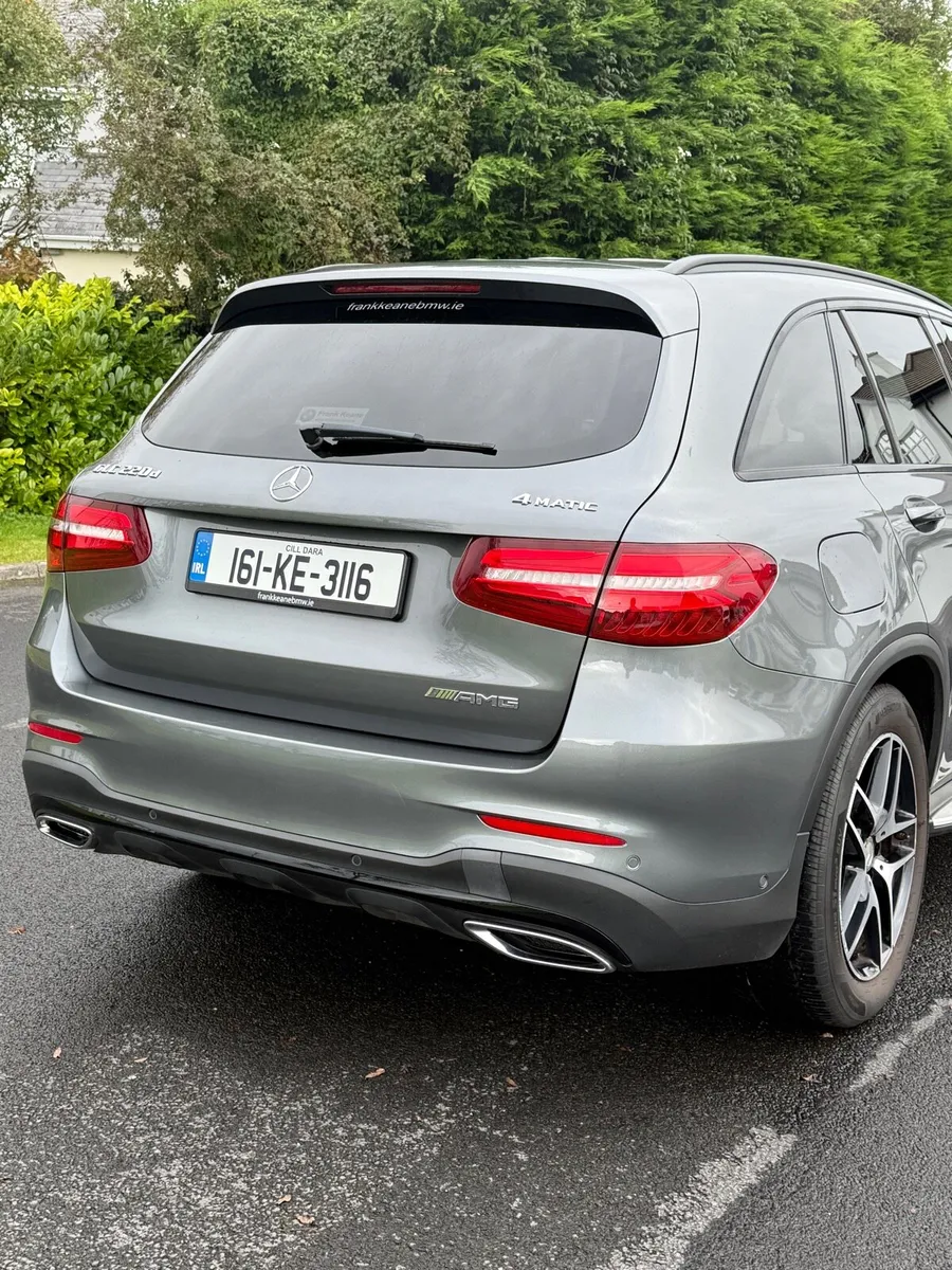 Car - Image 2