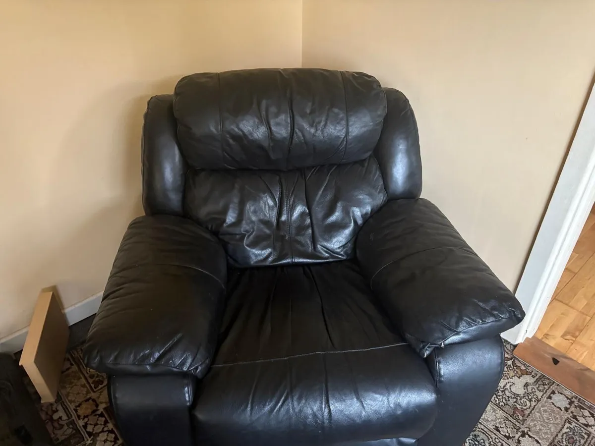 Leather couch - Image 1