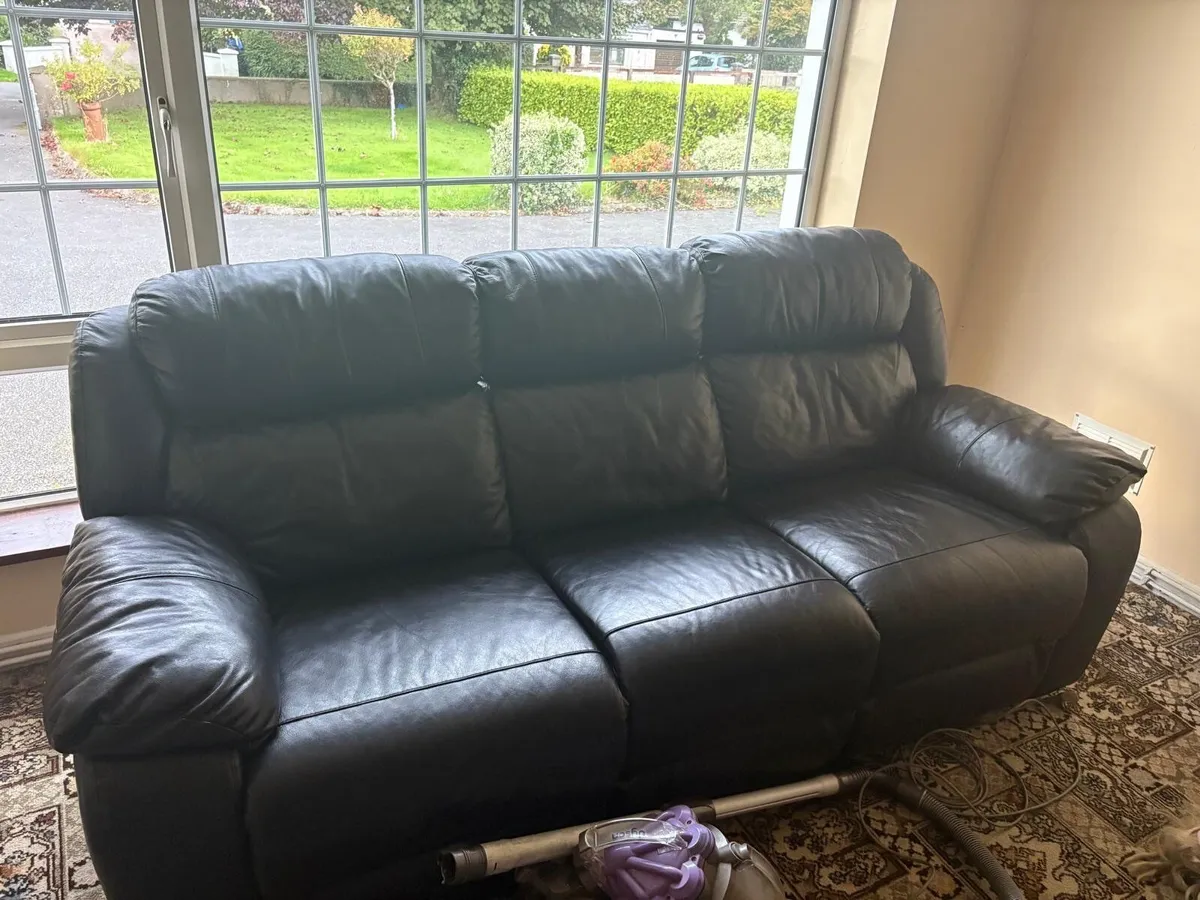 Leather couch - Image 2