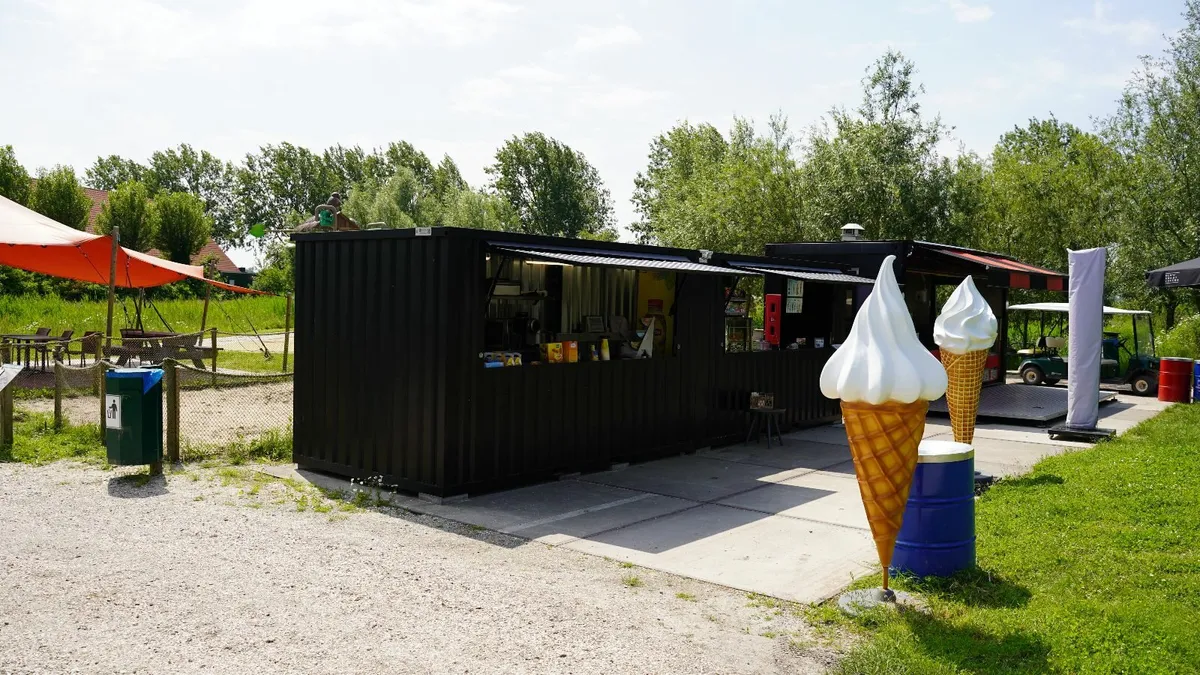 Shipping Container Ice-Cream Shop - Image 3