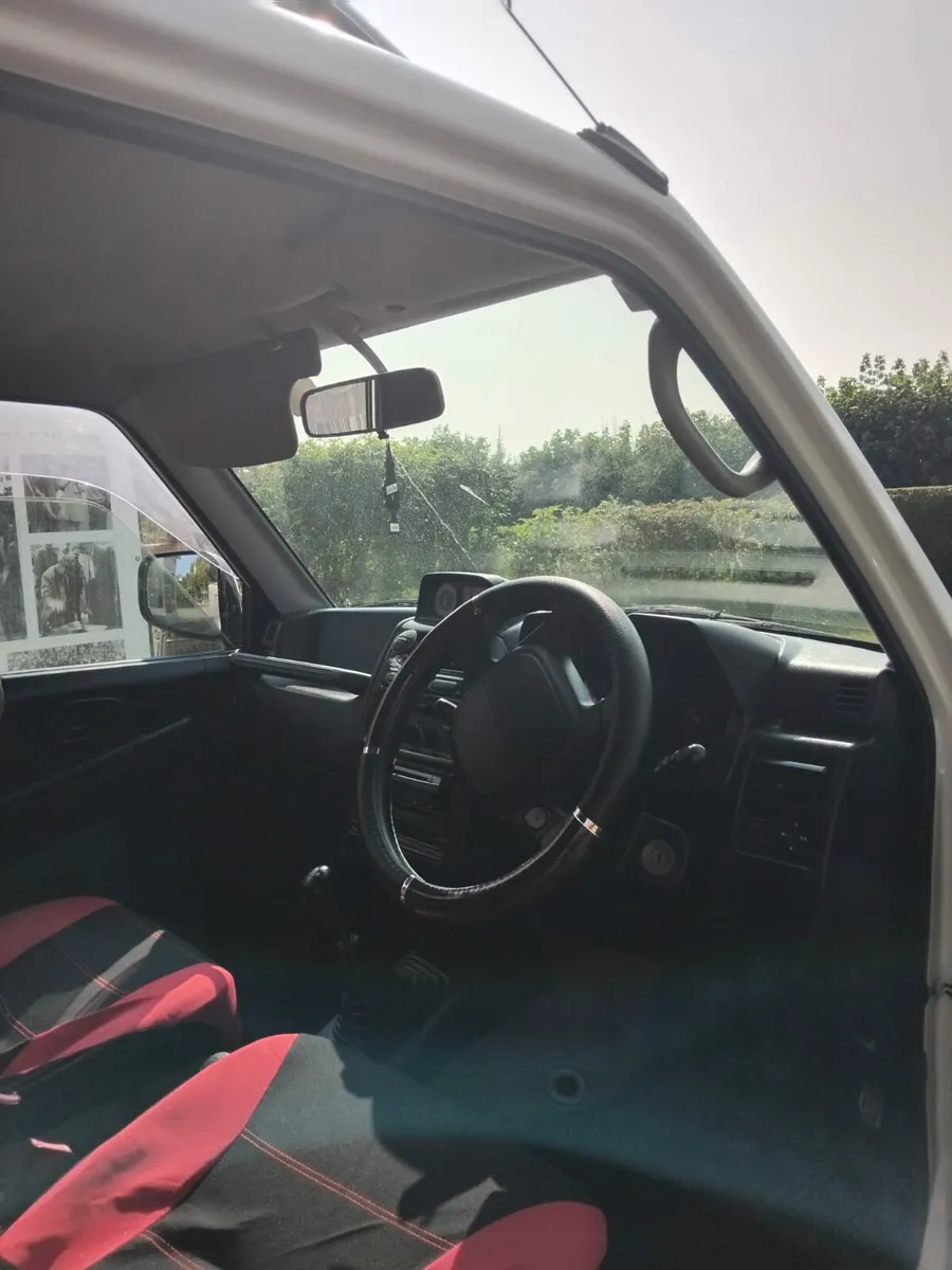Mitsubishi pajero Junior - Image 2