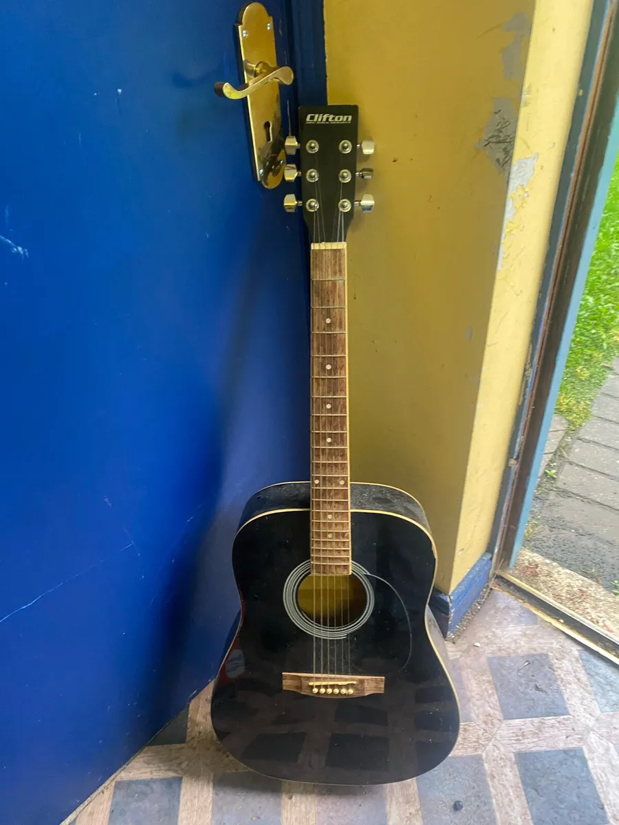 Clifton Guitar and stand