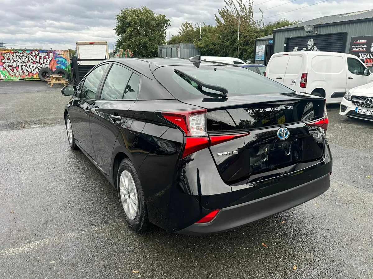 19950 euro Toyota prius 2021 - Image 2