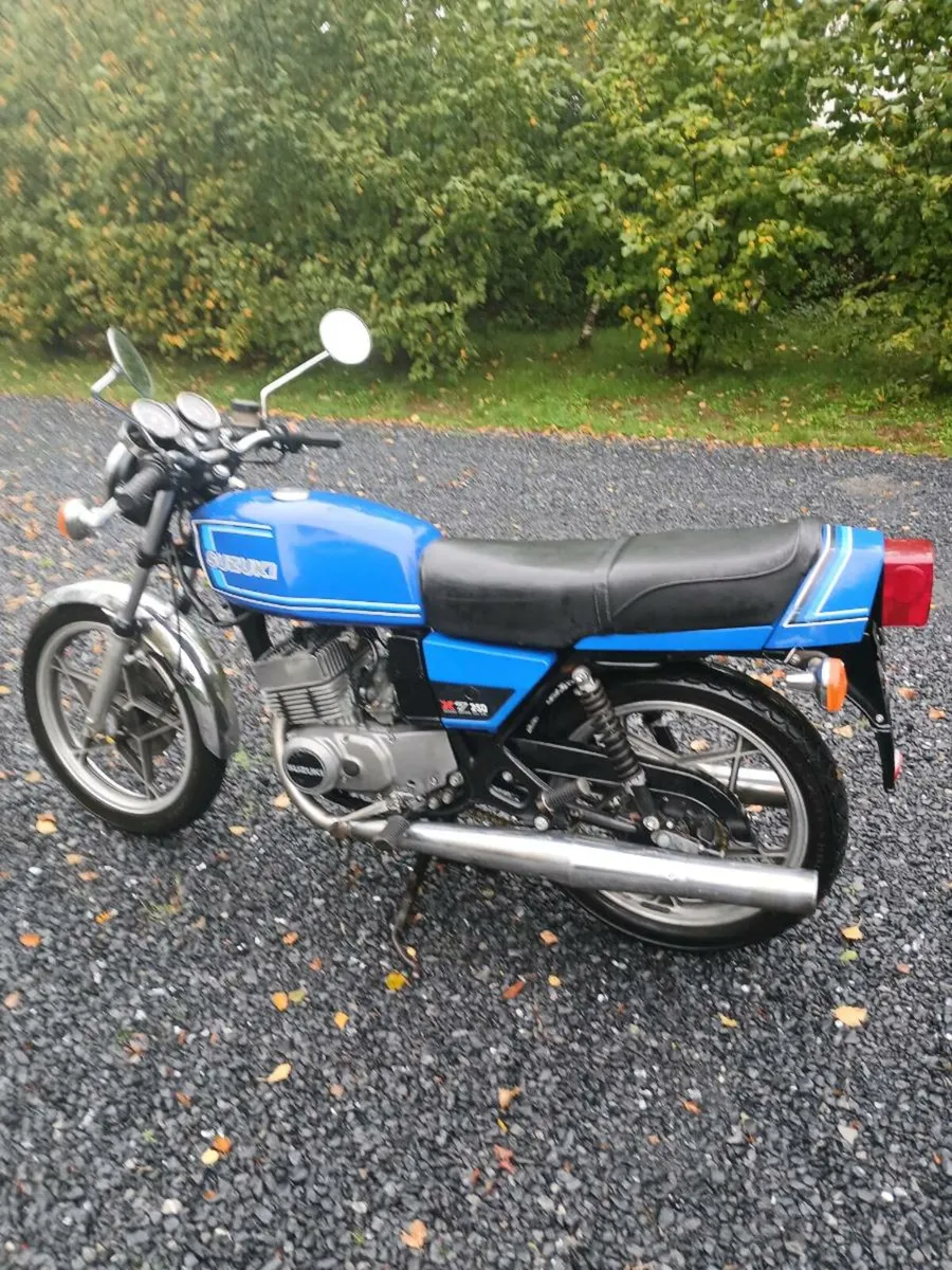 Suzuki GT 250 X7 Rare Bike  Original 1978 - Image 2