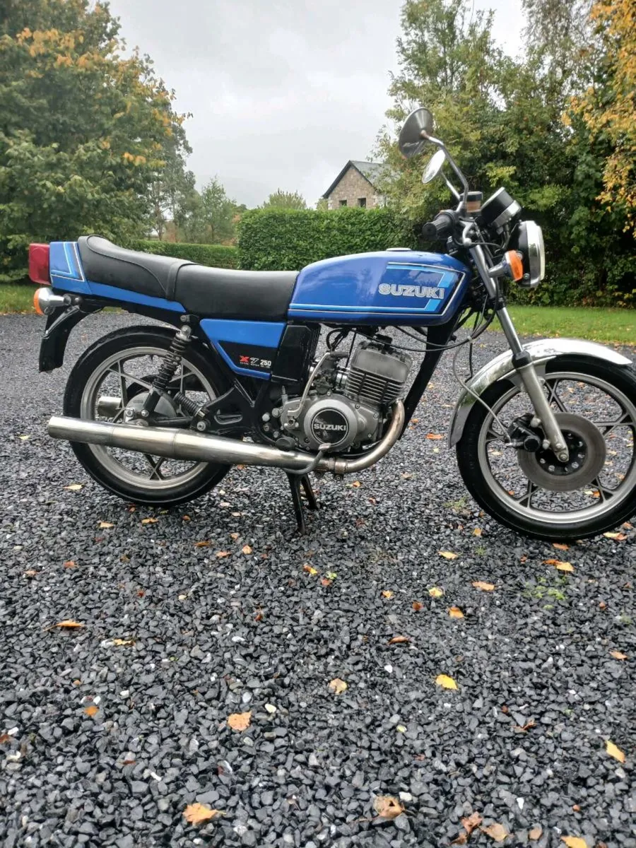 Suzuki GT 250 X7 Rare Bike  Original 1978 - Image 1