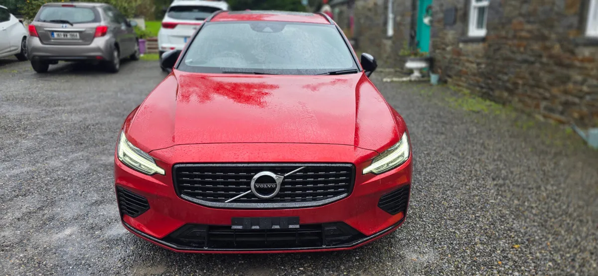 Volvo V60 2021 R DESIGN T6 RECHARGE 4WD - Image 3