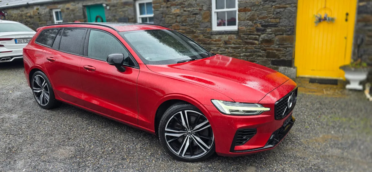 Volvo V60 2021 R DESIGN T6 RECHARGE 4WD - Image 1