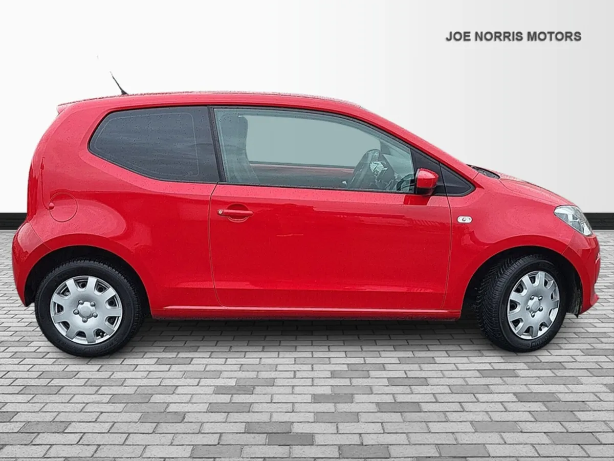 Volkswagen up! AUTOMATIC LOW KMS - Image 4