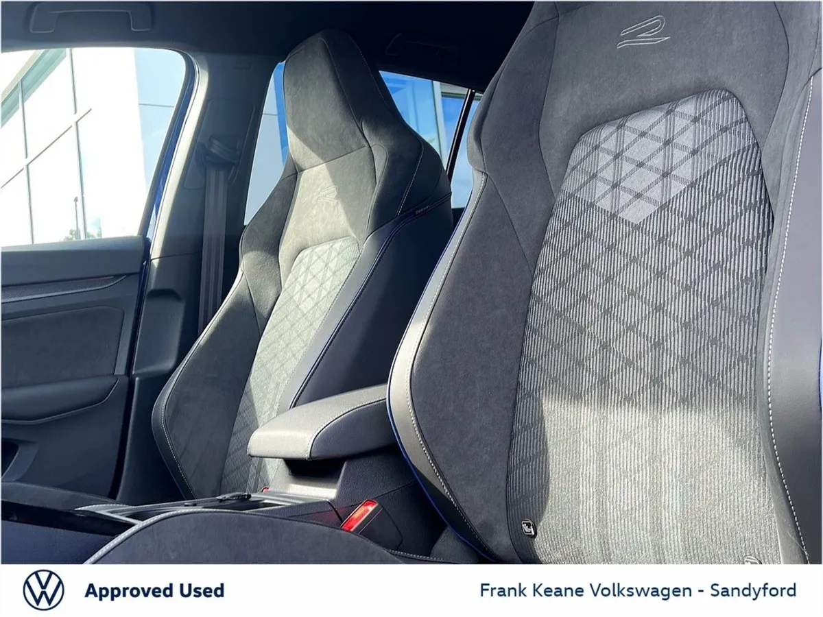 Volkswagen Golf  r-line  1.5 TSI 150HP DSG Auto - Image 3