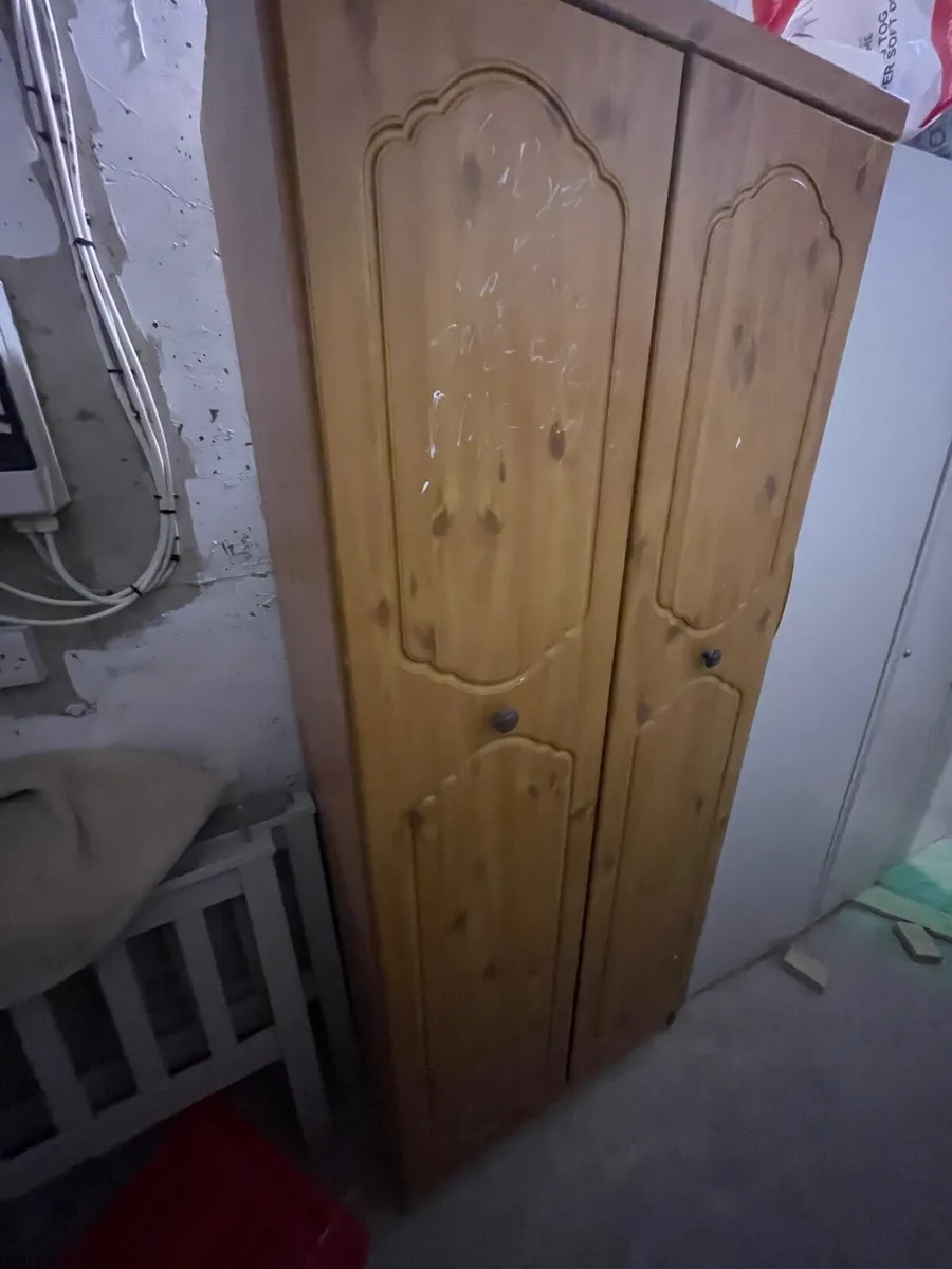 Wardrobe and filing cupboards - Image 3