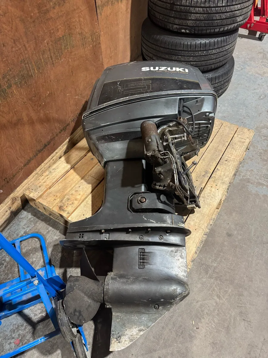 140hp Suzuki outboard engine - Image 1