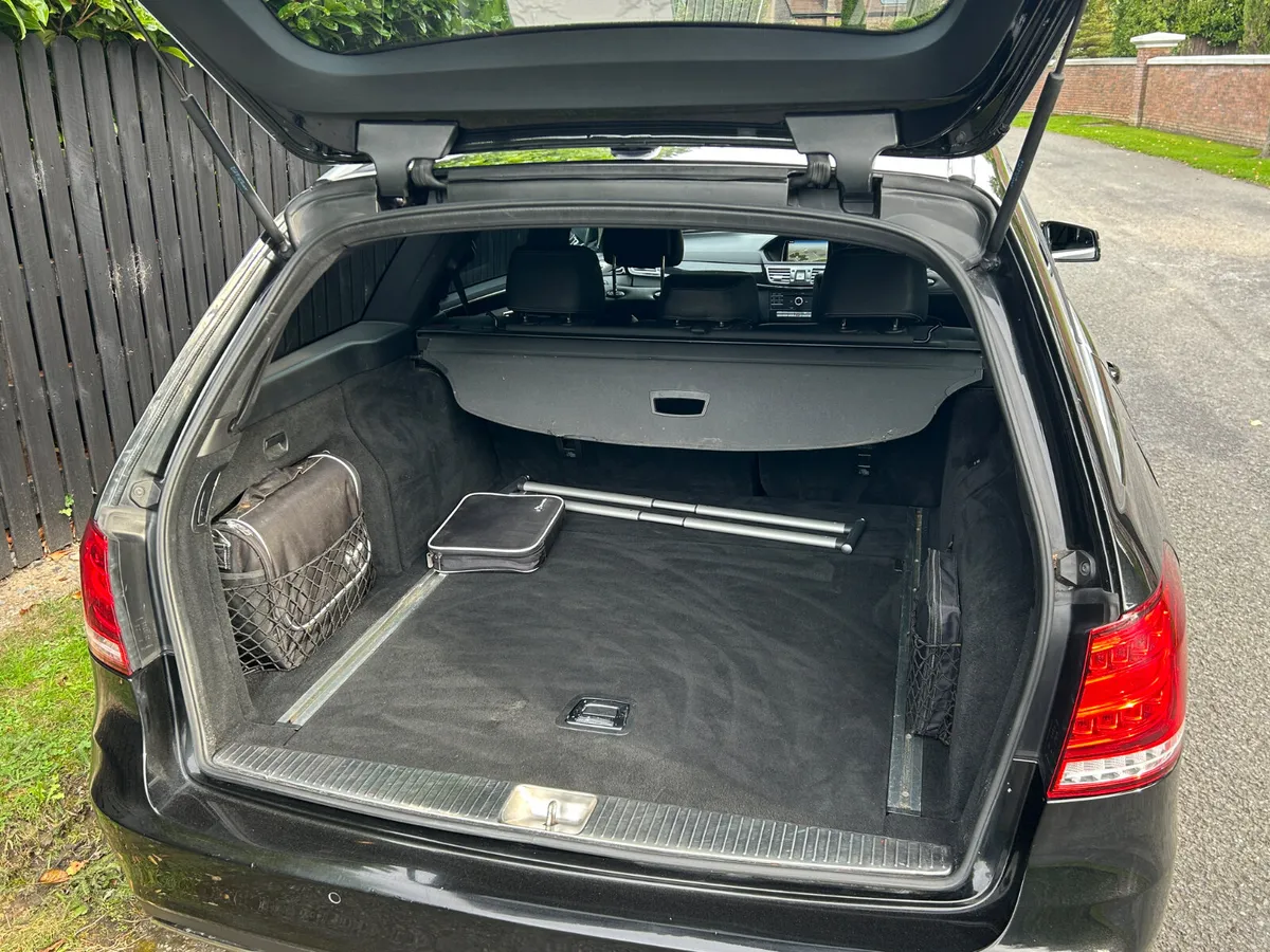 2015 Mercedes-Benz E-Class E220D Estate NCT 9/26 - Image 4