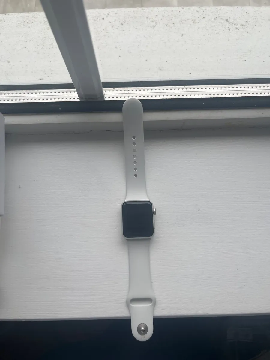Apple Watch Series 3 38mm - Image 1