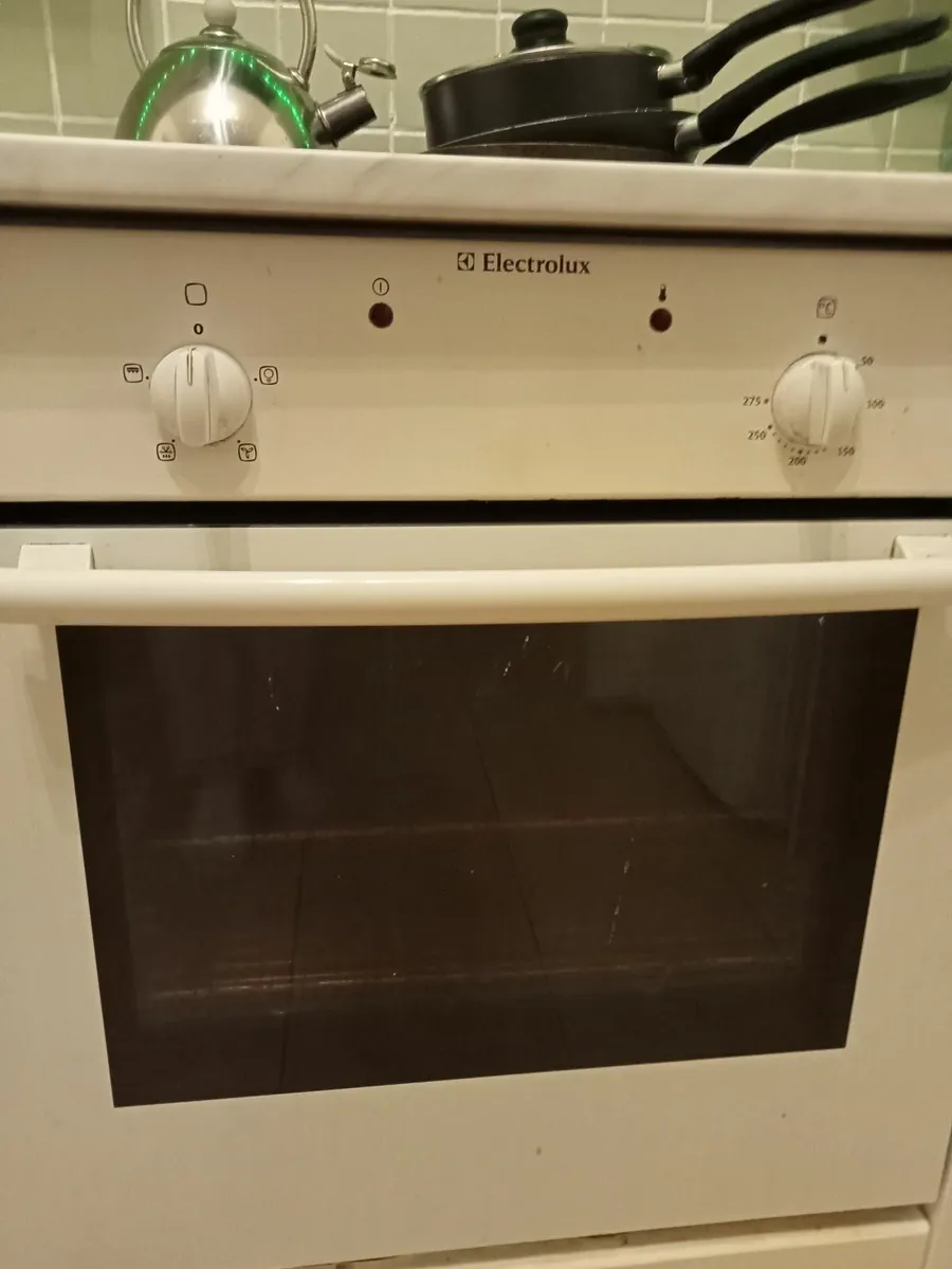Oven - Image 1