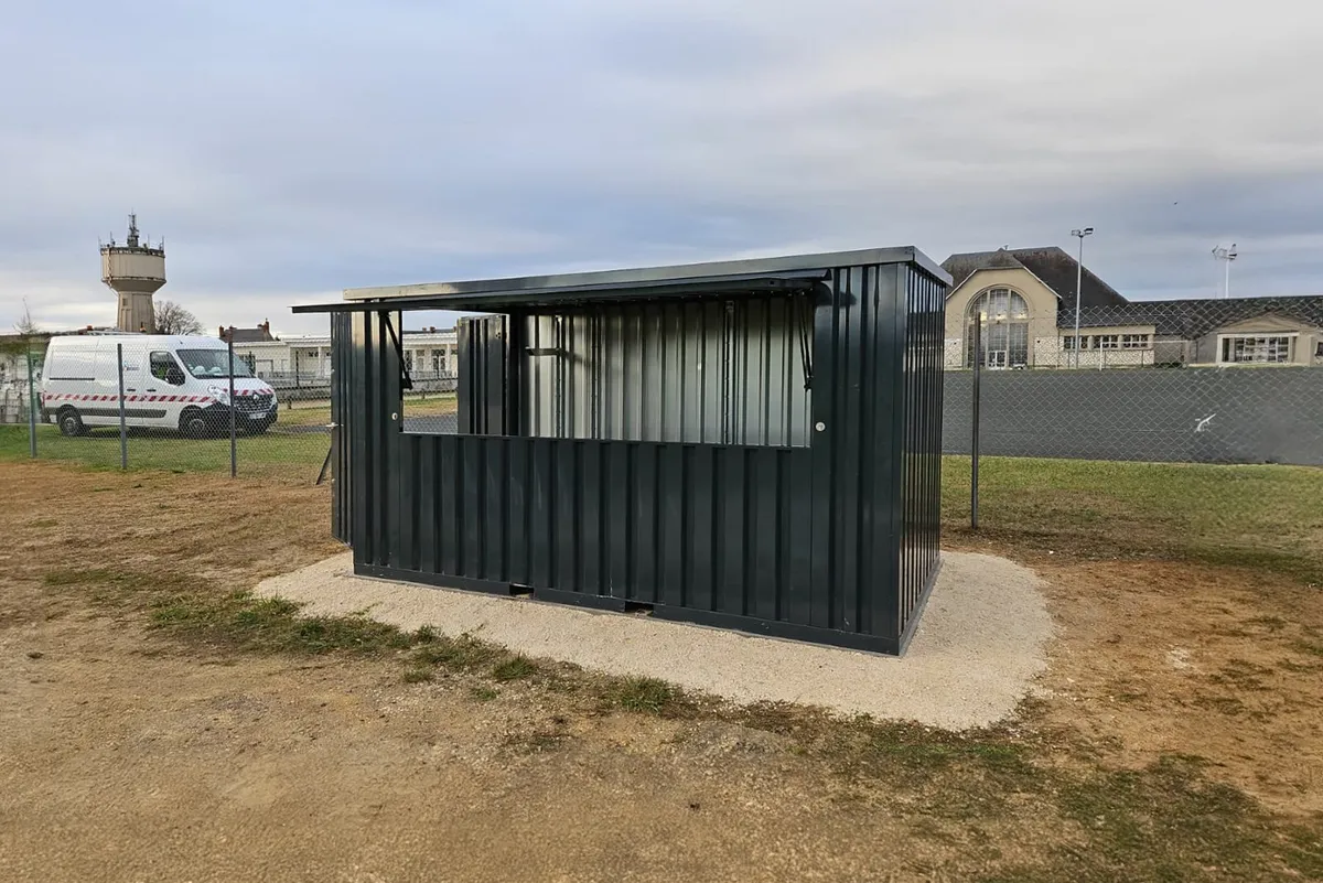 Backyard Bar Container: A Perfect Fit for Your Gar - Image 3