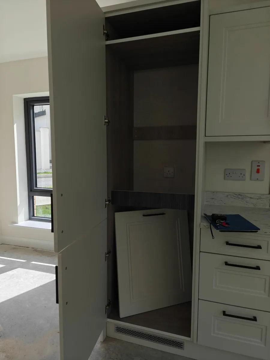 kitchen cabinets must go by 8 Oct - Image 2